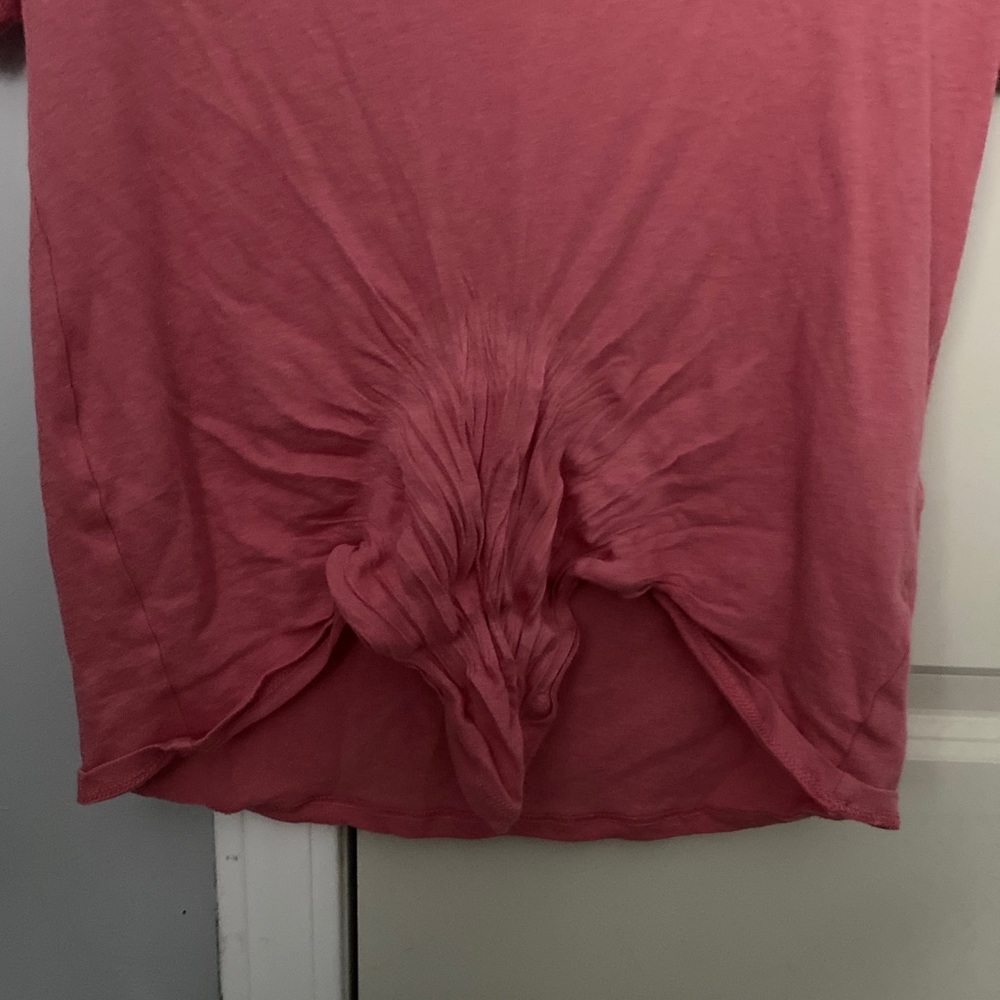 Pink T-shirt - Picture 2 of 2